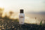 Tabac Original After Shave Lotion in der Natur auf einer Straße